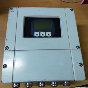 Coriolis mass flow meter Endress+Hauser Promass 83 with high accuracy in measuring mass flow rate, density, and temperature in industrial processes.